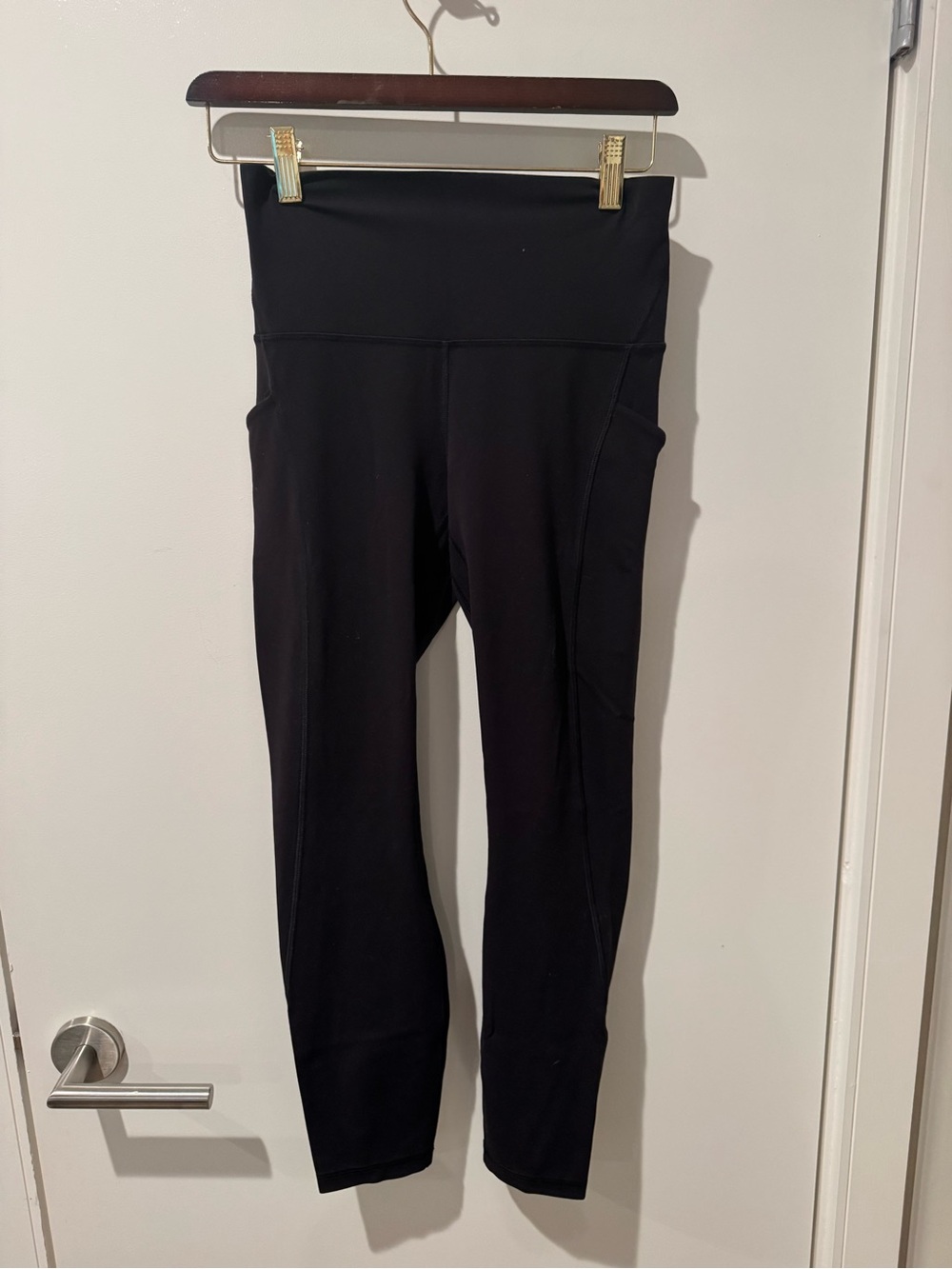 lululemon athletica Black High-Rise Leggings w/ Pockets Size 6